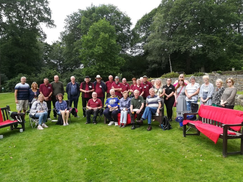 =alt"volunteer picnic"